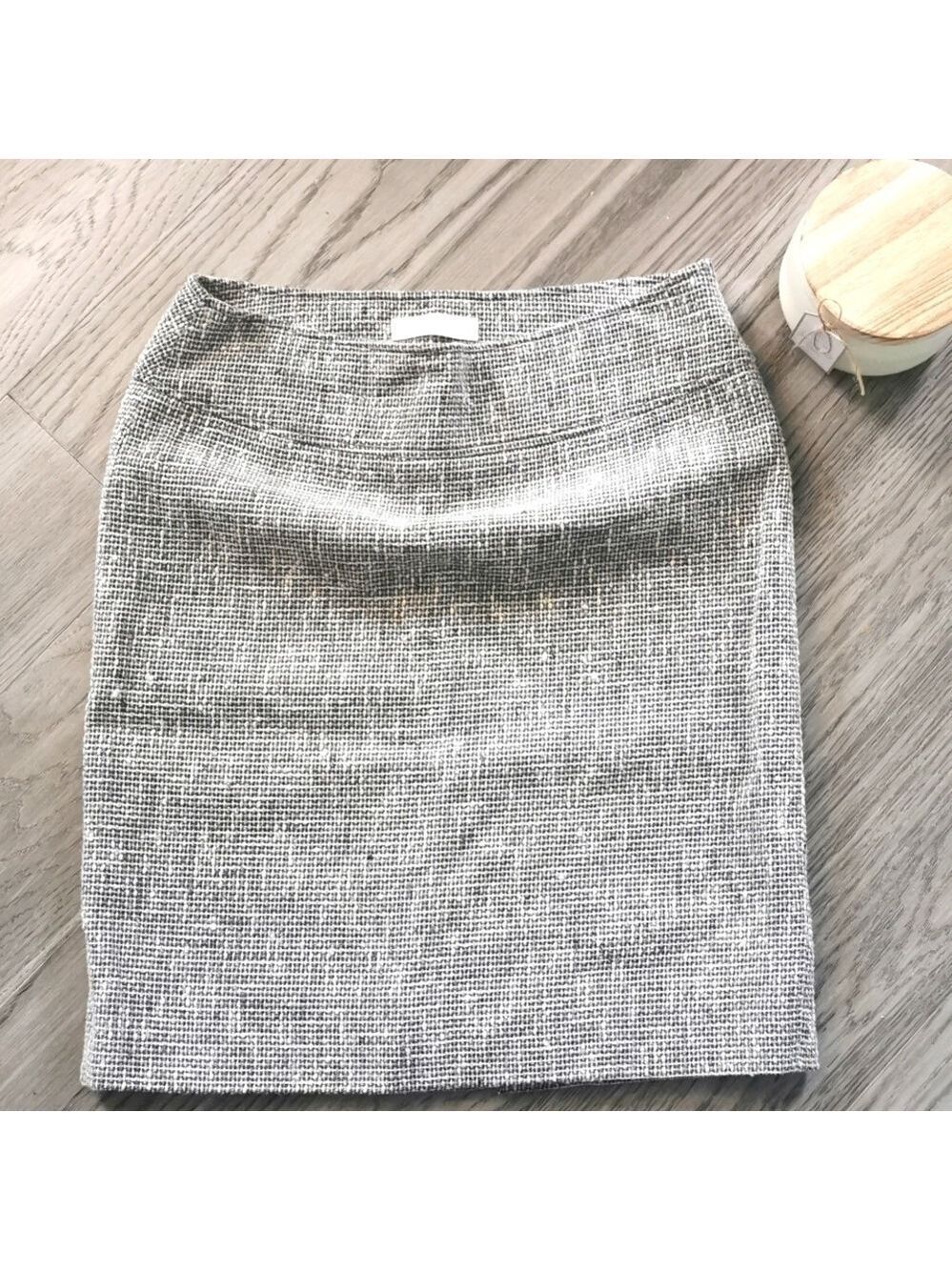 EUC  Vintage VALENTINO Italian authentic Size 8 Houndstooth weave skirt